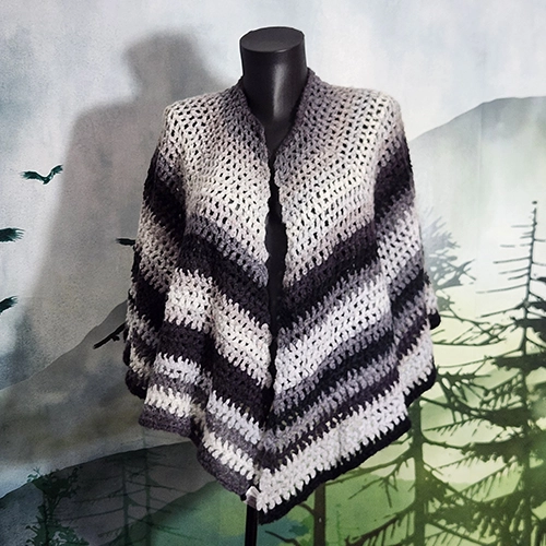 Châle ajouré fait main au crochet en acrylique à 77 % et polyamide à 23 % d'une longueur de 55 cm