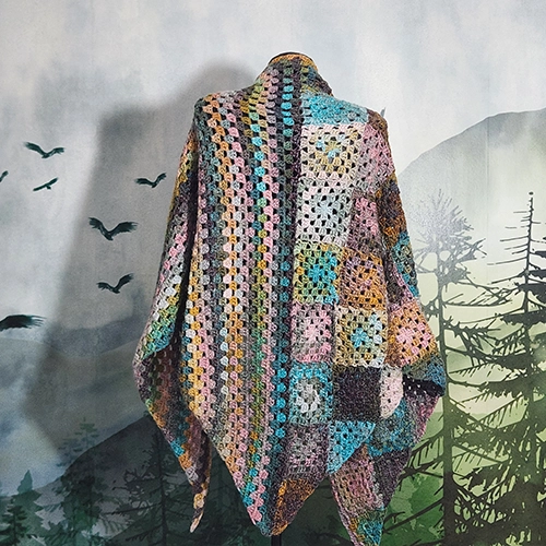 Châle granny fait main au crochet en acrylique - 1 mètre de longueur à la pointe