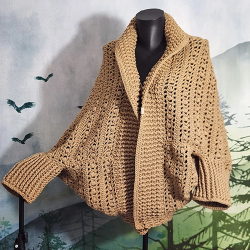 Veste oversize fait main au crochet en acrylique, largeur d'épaule 50 cm et longeur 60 cm