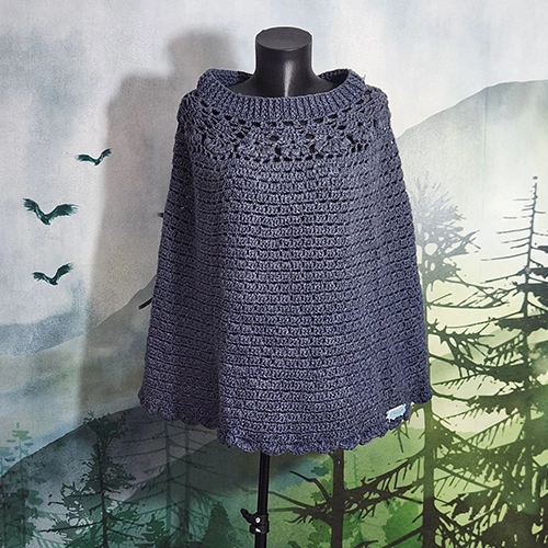 Poncho relief rond fait main de 60 cm de longueur